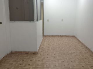 Foto 2 de ALQUILO OFICINA ADMINSITRATIVA CONSULTORIO 12m2 Puente Piedra PISO 2