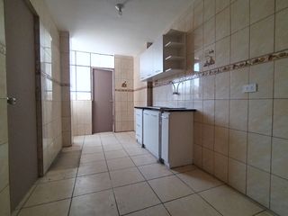 Foto 2 de Vendo Departamento en El Rimac
