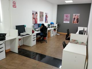 Foto 9 de ¡OPORTUNIDAD ÚNICA EN URDESA! Local Comercial de Lujo con 8 Parqueos (Venta/Alquiler)