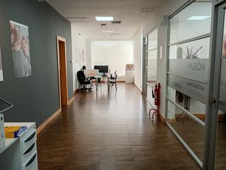 Foto 12 de ¡OPORTUNIDAD ÚNICA EN URDESA! Local Comercial de Lujo con 8 Parqueos (Venta/Alquiler)