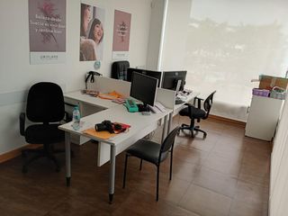 Foto 13 de ¡OPORTUNIDAD ÚNICA EN URDESA! Local Comercial de Lujo con 8 Parqueos (Venta/Alquiler)