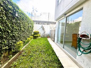Foto 5 de Casa en venta adosada a un solo lado Cerca al colegio Gutenberg Schule- Conocoto