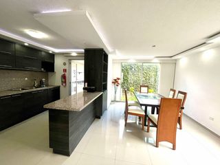 Foto 10 de Casa en venta adosada a un solo lado Cerca al colegio Gutenberg Schule- Conocoto