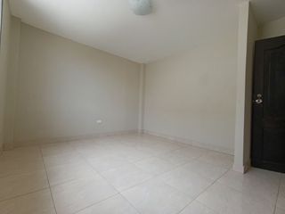 Foto 15 de Venta Casa Remodelada con Garaje Urdesa Central Guayaquil
