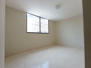 Foto 11 de Venta Casa Remodelada con Garaje Urdesa Central Guayaquil