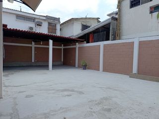 Foto 4 de Venta Casa Remodelada con Garaje Urdesa Central Guayaquil