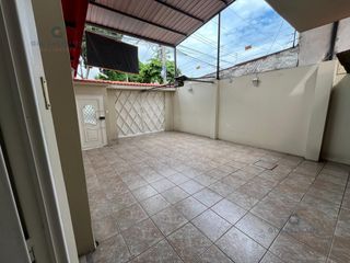 Foto 5 de Venta Casa con suite independiente Samanes 6  Guayaquil