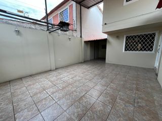 Foto 6 de Venta Casa con suite independiente Samanes 6  Guayaquil