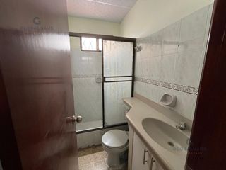 Foto 9 de Venta Casa con suite independiente Samanes 6  Guayaquil