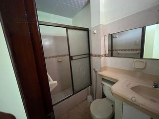 Foto 10 de Venta Casa con suite independiente Samanes 6  Guayaquil