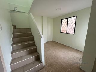 Foto 2 de Venta Casa con suite independiente Samanes 6  Guayaquil
