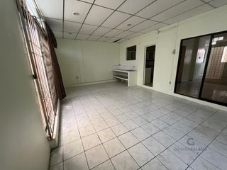 Foto 24 de Venta Casa con suite independiente Samanes 6  Guayaquil