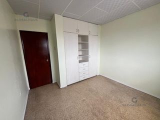 Foto 25 de Venta Casa con suite independiente Samanes 6  Guayaquil