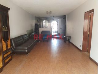 Foto 4 de Casa En Venta De Ocasión Por Mudanza - Sta Catalina, La Victoria.
