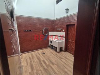 Foto 20 de Casa En Venta De Ocasión Por Mudanza - Sta Catalina, La Victoria.