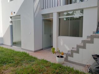 Foto 6 de Vendo Encantadora propiedad de dos pisos frente a hermoso Parque