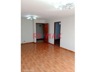 Foto 4 de ¡Departamento En Centro De Lima! Espacioso Flat De 86M² En La Cuadra 02 De La Arequipa