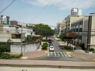 Foto 1 de CASA EN MIRAFLORES, CALLE TACNA, ESPECTACULAR ZONA  DE PARQUES PARA PROYECTO IINMOBILIARIO