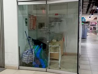 Foto 8 de VENTA LOCAL EN 2 NIVEL GAMA MODA LA VICTORIA