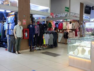 Foto 9 de VENTA LOCAL EN 2 NIVEL GAMA MODA LA VICTORIA