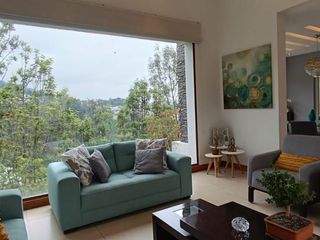 Foto 4 de Casa en renta en Cumbayá – Sector El Cebollar