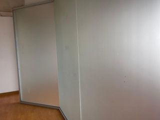 Foto 4 de Rento Oficina  de 100 m2 en la Av. Colón , Quito , Ecuador.
