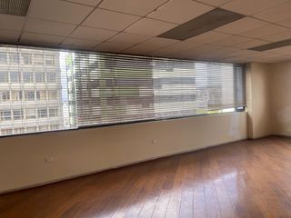 Foto 4 de Rento  Oficina de 250 m2 en la Av. Colón Y  Amazonas Quito , Ecuador.