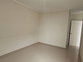 Foto 3 de VENDO DE DEPARTAMENTO FRENTE A PARQUE EN MIRAFLORES COUNTRY CLUB, CASTILLA