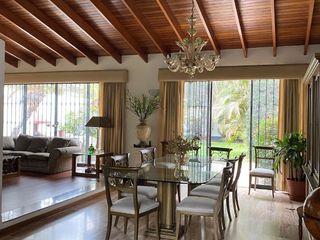 Foto 3 de Linda Casa Amplios Jardines, 1000 m² - Alameda La Molina Vieja Zona Cerrada