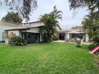 Foto 1 de Linda Casa Amplios Jardines, 1000 m² - Alameda La Molina Vieja Zona Cerrada