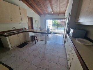 Foto 6 de Linda Casa Amplios Jardines, 1000 m² - Alameda La Molina Vieja Zona Cerrada