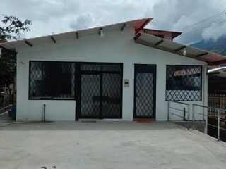 Foto 2 de URCUQUI, VENDO CASA COLONIAL, CON LOCAL Y DOS SUITES