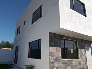 Foto 1 de Venta de casa en Conjunto - San Rafael