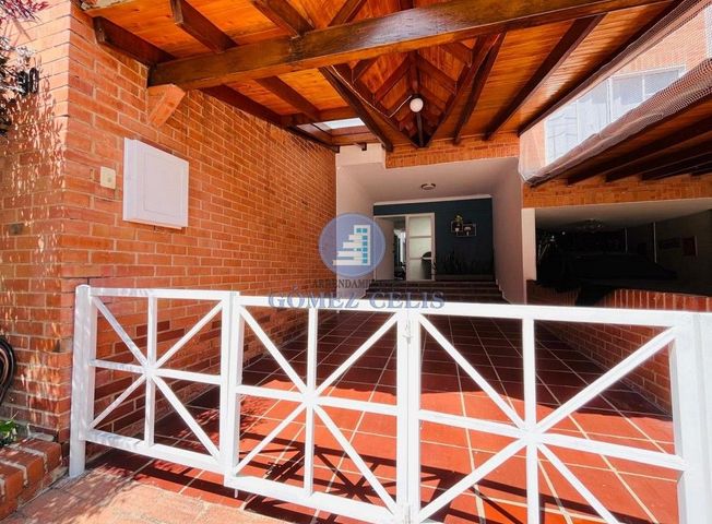 Casa en arriendo en Bucaramanga en Lagos Del Cacique