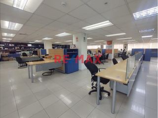 Foto 13 de Se Alquilan Amplias Oficinas 1,239 Metros Av Primavera Surco