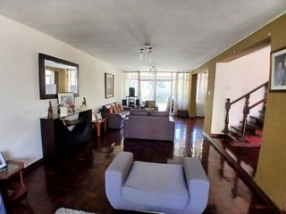 Foto 2 de 🏡 ¡TU HOGAR IDEAL EN SURCO! ESPACIOSA Y ACOGEDORA CASA EN RESIDENCIAL HIGUERETA