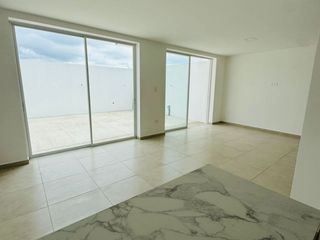 Foto 3 de Venta de casa de 3 habitaciones en urbanización privada, Sur de Manta.
