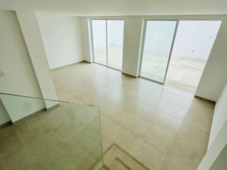 Foto 6 de Venta de casa de 3 habitaciones en urbanización privada, Sur de Manta.