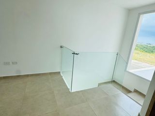 Foto 22 de Venta de casa de 3 habitaciones en urbanización privada, Sur de Manta.