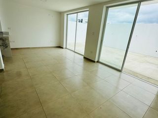 Foto 33 de Venta de casa de 3 habitaciones en urbanización privada, Sur de Manta.