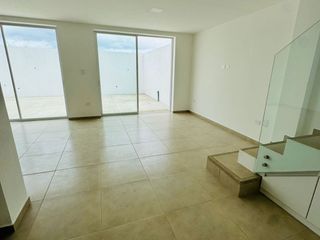 Foto 34 de Venta de casa de 3 habitaciones en urbanización privada, Sur de Manta.