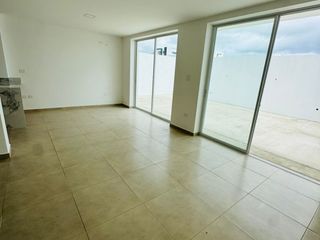 Foto 12 de Venta de casa de 3 habitaciones en urbanización privada, Sur de Manta.