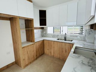 Foto 38 de Venta de casa de 3 habitaciones en urbanización privada, Sur de Manta.