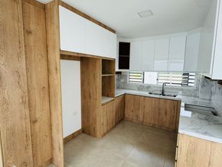 Foto 11 de Venta de casa de 3 habitaciones en urbanización privada, Sur de Manta.