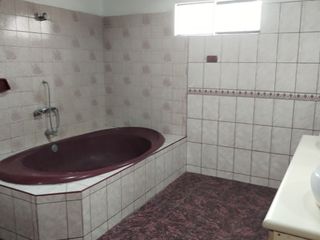 Foto 24 de Alquiler de Casa con Piscina – Urb. Neptuno - Surco