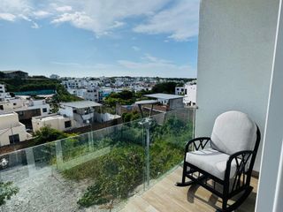 Foto 20 de Venta de departamento amoblado de 3 habitaciones en urbanización Porto Manta.