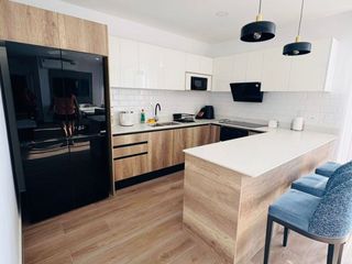 Foto 32 de Venta de departamento amoblado de 3 habitaciones en urbanización Porto Manta.