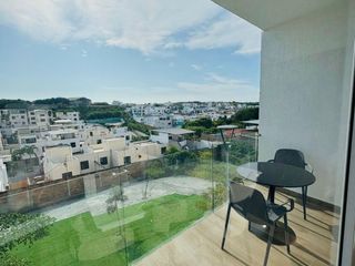 Foto 1 de Venta de departamento amoblado de 3 habitaciones en urbanización Porto Manta.