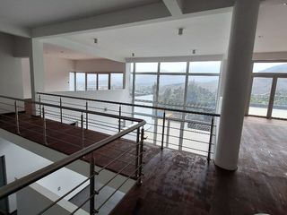 Foto 2 de ALQUILO CASA JR. LOS ALPES - URB. ASOC. DE VIVIENDA LOS HUERTOS DE LA MOLINA  LA MOLINA
