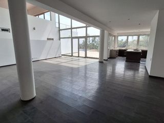 Foto 10 de ALQUILO CASA JR. LOS ALPES - URB. ASOC. DE VIVIENDA LOS HUERTOS DE LA MOLINA  LA MOLINA